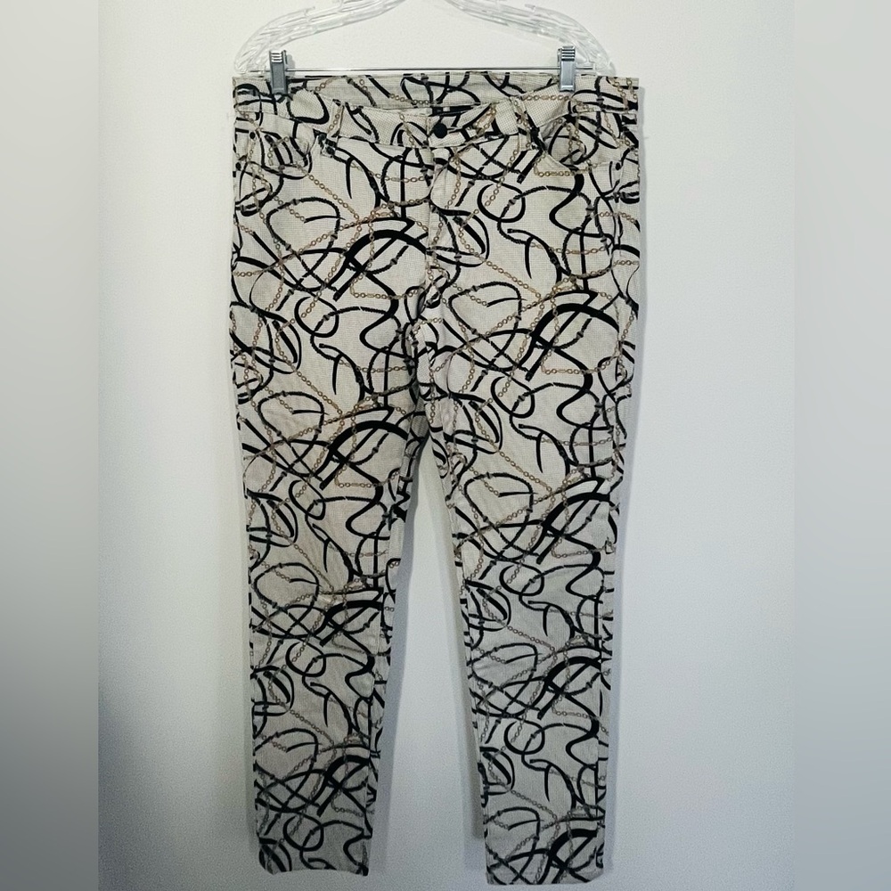 Bisou Bisou Black and Beige Patterned Pants. Size 14